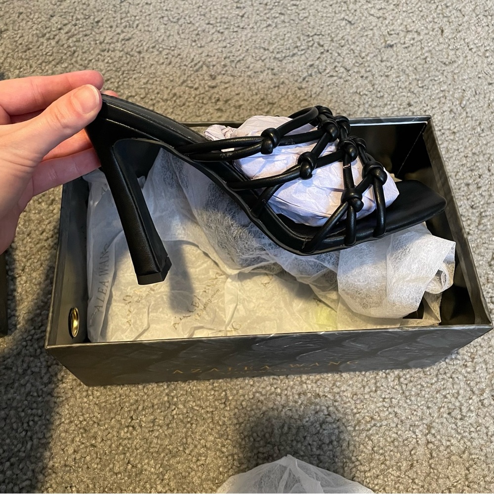 NWT Square Toe Heels in 7.5 - Picture 10 of 10